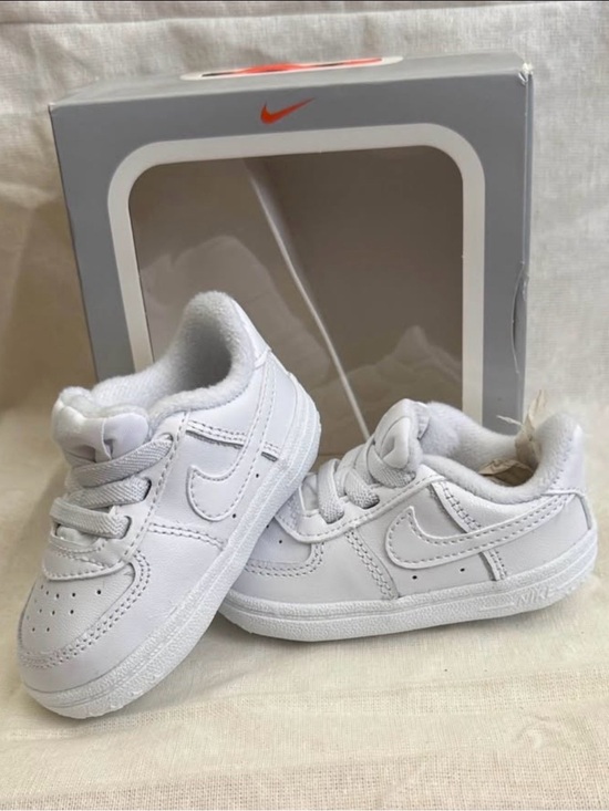 Nike Other - Nike Kids White Leather Sneakers